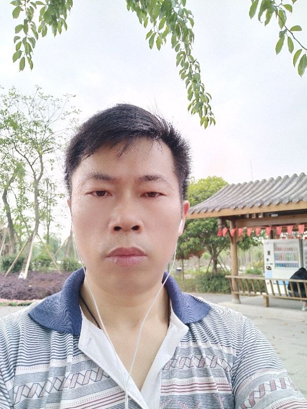 一个人的孤单的第一张照片--资阳认干亲服务网